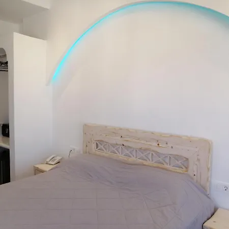 Hotel Cyclades Karterados (Santorini)