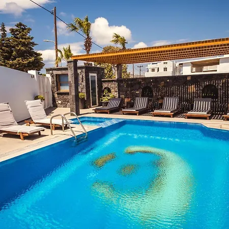 Cyclades 3* Karterados (Santorini)