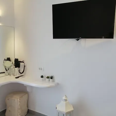 Cyclades 3* Karterados (Santorini)