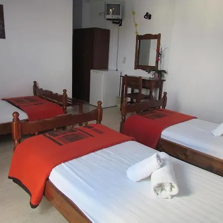 Cyclades 3* Karterados (Santorini)
