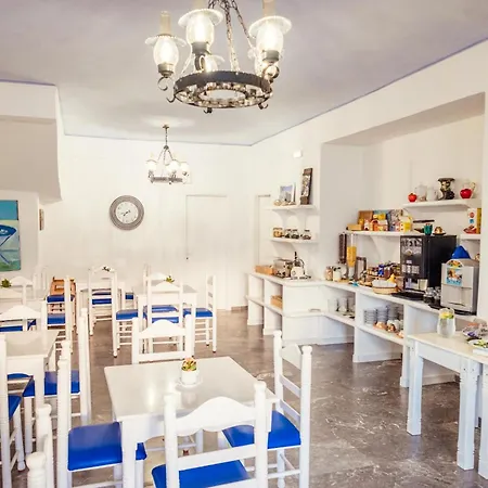 Cyclades 3* Karterados (Santorini)